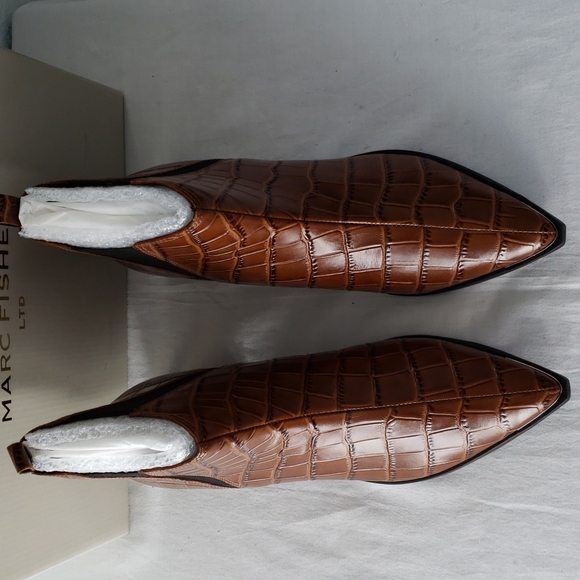 NEW Marc Fisher Yale Chelsea Boot - Picture 8 of 13